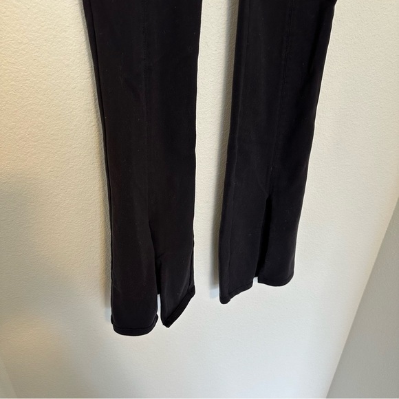 ALO Yoga Airbrush High-Waist Flutter Leggings Front Slit Black Size XS Women’s - Picture 4 of 12